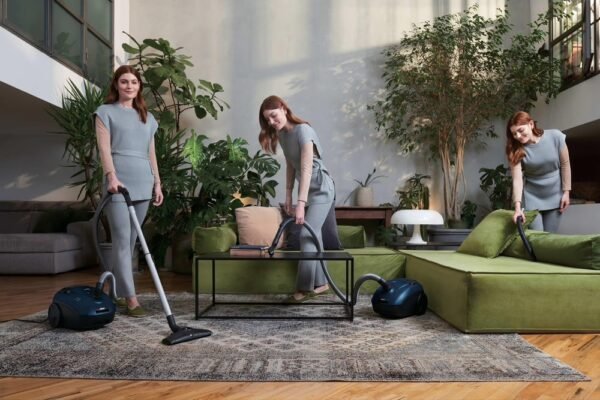Hoover Bodenstaubsauger mit Beutel Petrol Blue - HE 110 HM 011