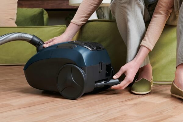Hoover Bodenstaubsauger mit Beutel Petrol Blue - HE 110 HM 011